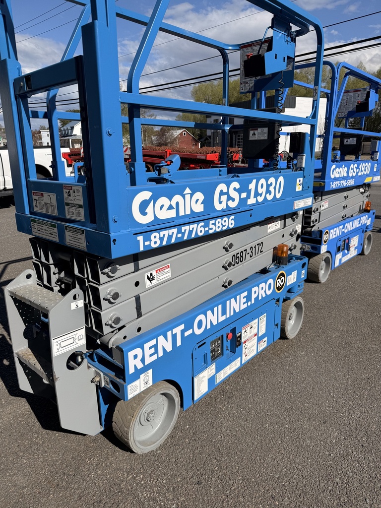 Genie GS-1930 Electric Scissor Lift 19ft
